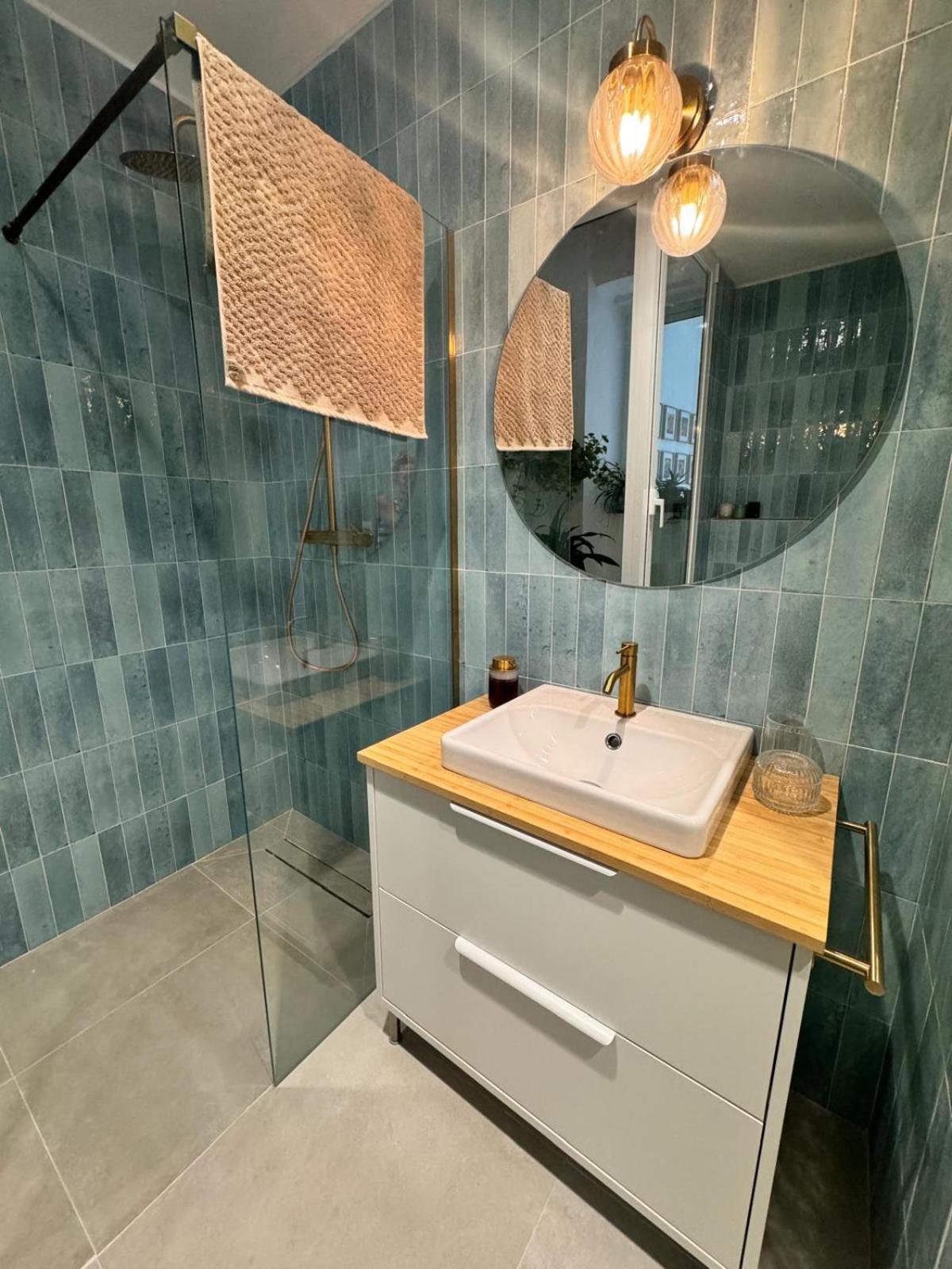 Romantic Apartment In The Heart Of Cabanyal Valencia Bagian luar foto
